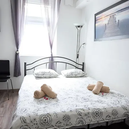 Lofty Sky Retreat - M&d