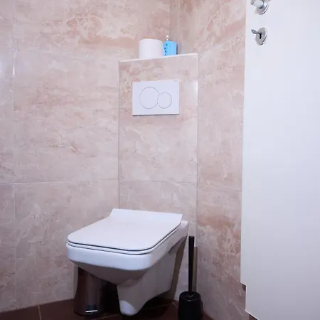 Lofty Sky Retreat - M&d Apartman *