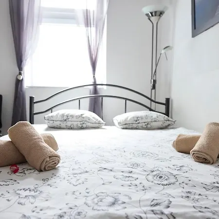 Lofty Sky Retreat - M&d Apartman *